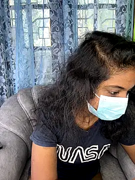 Snapshot of SukiyamaAsia chatting on 11.09.25 SukiyamaAsia online show from 11.09.25