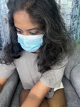 Snapshot of SukiyamaAsia chatting on 11.10.25 SukiyamaAsia online show from 11.10.25