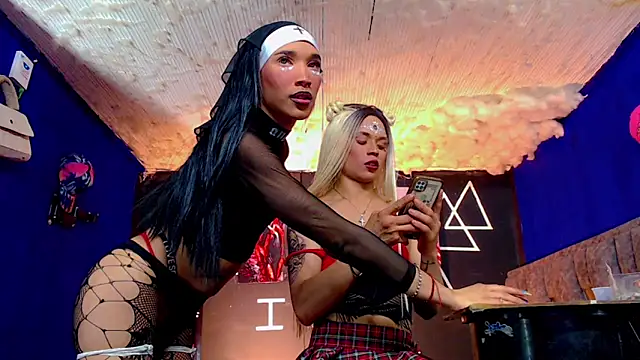 Snapshot of Fersexy_Dolls chatting on 11.01.25 Fersexy Dolls online show from 11.01.25