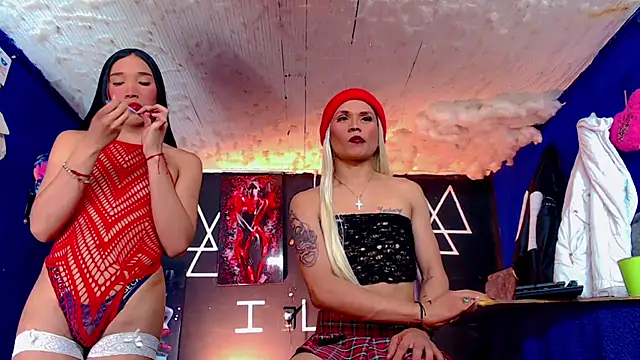 Snapshot of Fersexy_Dolls chatting on 11.03.25 Fersexy Dolls online show from 11.03.25