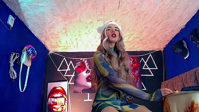 Fersexy Dolls online show from 11.22.25