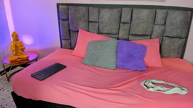 Snapshot of Xiomara_Stwart chatting on 10.06.25 Xiomara Stwart online show from 10.06.25