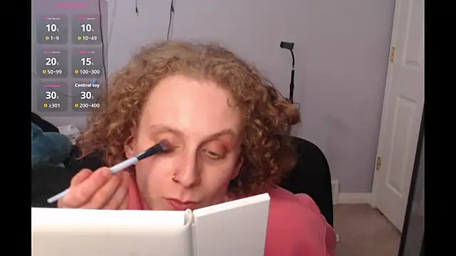 Snapshot of cinderellie chatting on 10.30.25 cinderellie online show from 10.30.25