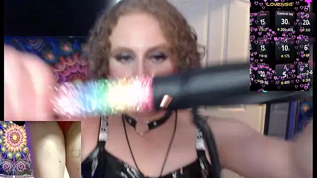 Snapshot of cinderellie chatting on 11.22.25 cinderellie online show from 11.22.25