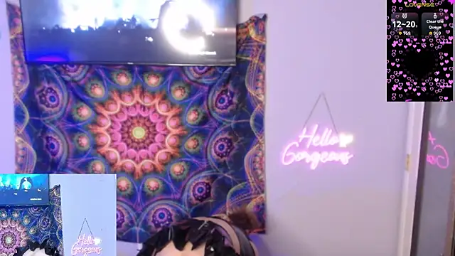 Snapshot of cinderellie chatting on 11.25.25 cinderellie online show from 11.25.25