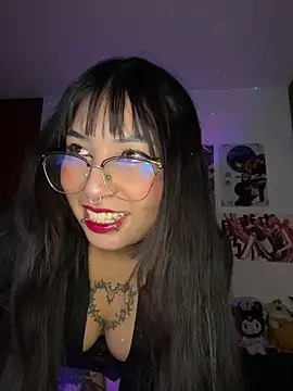 Snapshot of Hinatamoon_ chatting on 10.12.25 Hinatamoon online show from 10.12.25