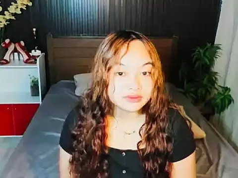 Snapshot of UrFavouriteCravings chatting on 10.16.25 UrFavouriteCravings online show from 10.16.25