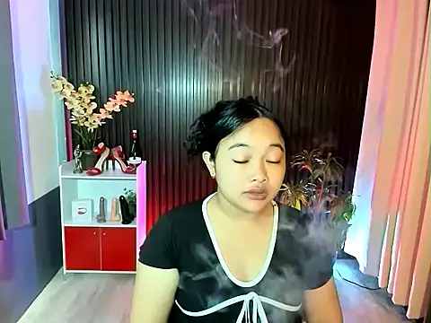 Snapshot of UrFavouriteCravings chatting on 11.03.25 UrFavouriteCravings online show from 11.03.25