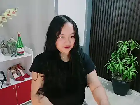 UrFavouriteCravings online show from 12.16.25