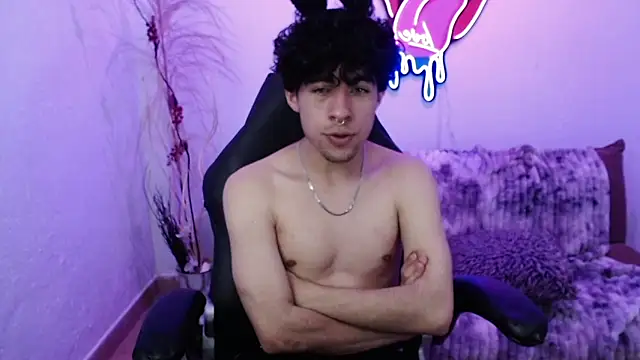 Snapshot of Liil_boy chatting on 11.02.25 Liil boy online show from 11.02.25