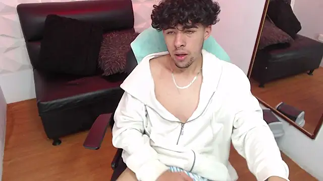 Snapshot of Liil_boy chatting on 11.11.25 Liil boy online show from 11.11.25