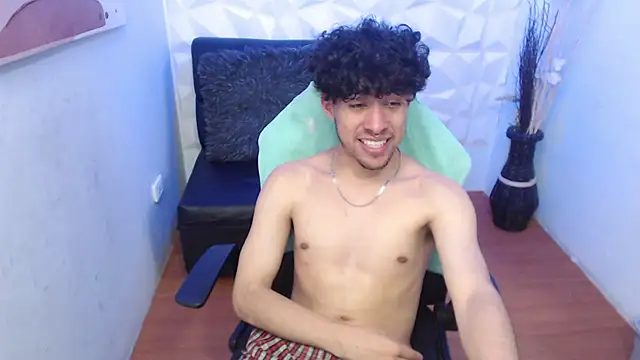 Snapshot of Liil_boy chatting on 11.13.25 Liil boy online show from 11.13.25