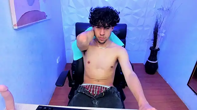 Snapshot of Liil_boy chatting on 11.15.25 Liil boy online show from 11.15.25