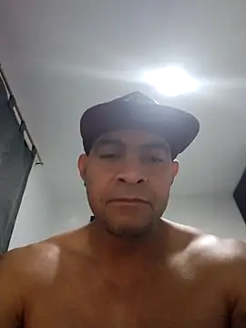 Snapshot of brunolex chatting on 10.25.25 brunolex online show from 10.25.25