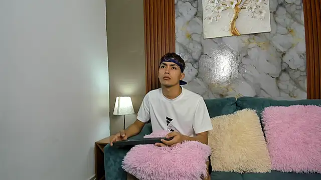 VERY HOT GUYS online show from 02.21.26