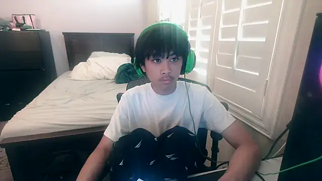 youngasianboy2007 online show from 10.29.25