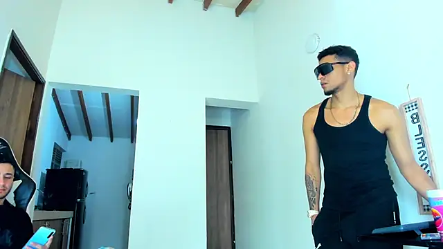 Snapshot of daddys_insanee chatting on 10.21.25 daddys insanee online show from 10.21.25