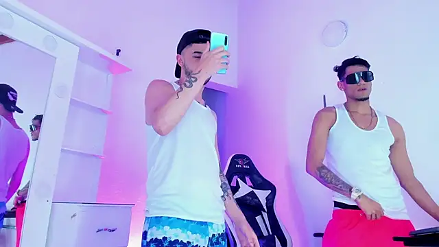 Snapshot of daddys_insanee chatting on 10.22.25 daddys insanee online show from 10.22.25