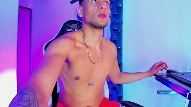 Snapshot of daddys_insanee chatting on 11.15.25 daddys insanee online show from 11.15.25