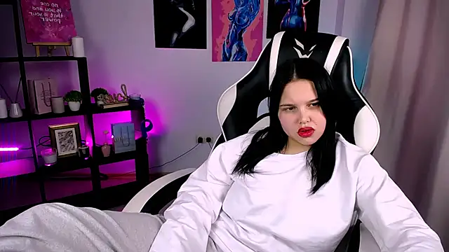 Snapshot of KittyKrissy_ chatting on 10.13.25 KittyKrissy online show from 10.13.25