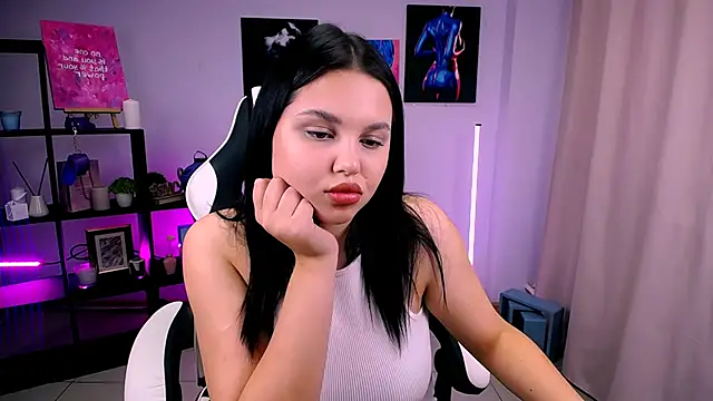 Snapshot of KittyKrissy_ chatting on 10.19.25 KittyKrissy online show from 10.19.25