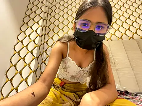 Snapshot of dubyzubygirl chatting on 10.03.25 dubyzubygirl online show from 10.03.25