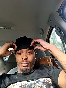 Snapshot of Kadsanova chatting on 10.25.25 Kadsanova online show from 10.25.25