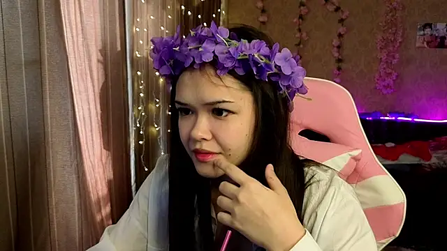 Snapshot of nezo_cutee chatting on 10.20.25 nezo cutee online show from 10.20.25