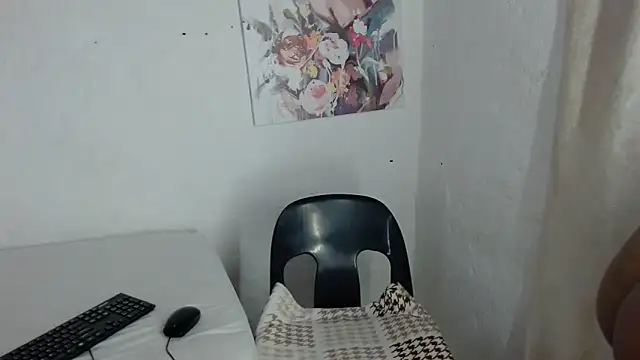 Snapshot of CandyWendy25 chatting on 11.06.25 CandyWendy25 online show from 11.06.25