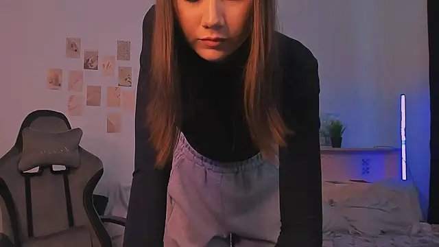 Snapshot of adelle046 chatting on 10.03.25 adelle046 online show from 10.03.25