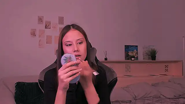 Snapshot of adelle046 chatting on 10.10.25 adelle046 online show from 10.10.25