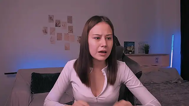 Snapshot of adelle046 chatting on 10.18.25 adelle046 online show from 10.18.25