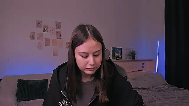 Snapshot of adelle046 chatting on 10.20.25 adelle046 online show from 10.20.25