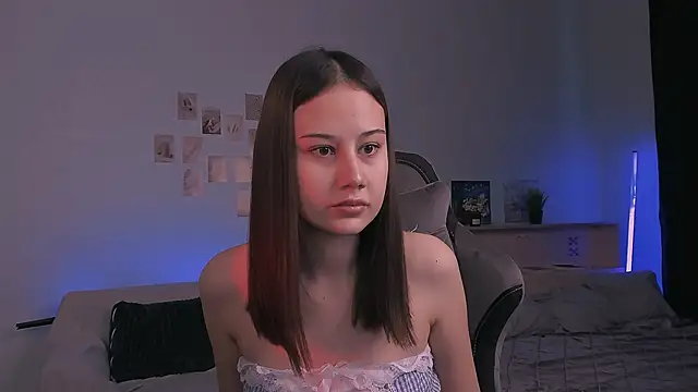 Snapshot of adelle046 chatting on 10.27.25 adelle046 online show from 10.27.25