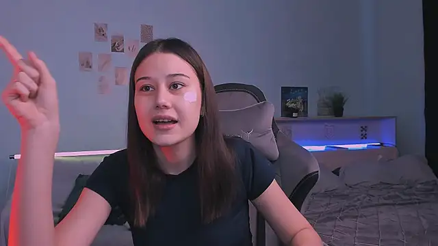 Snapshot of adelle046 chatting on 11.16.25 adelle046 online show from 11.16.25