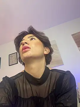 Snapshot of VioFemme chatting on 11.11.25 VioFemme online show from 11.11.25