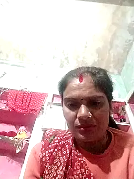 Snapshot of LOVE-VIKA chatting on 10.17.25 LOVE-VIKA online show from 10.17.25