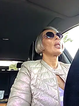 KirraWhite online show from 10.21.25