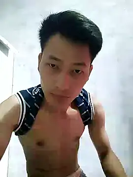 Snapshot of Uh-em95 chatting on 10.04.25 Uh-em95 online show from 10.04.25