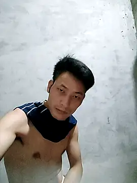 Snapshot of Uh-em95 chatting on 10.05.25 Uh-em95 online show from 10.05.25