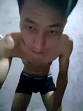 Snapshot of Uh-em95 chatting on 10.06.25 Uh-em95 online show from 10.06.25