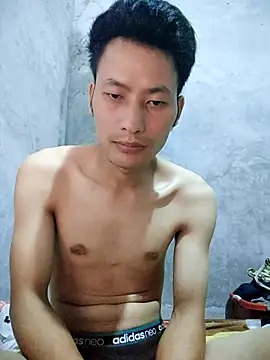 Snapshot of Uh-em95 chatting on 10.09.25 Uh-em95 online show from 10.09.25