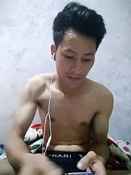 Snapshot of Uh-em95 chatting on 10.15.25 Uh-em95 online show from 10.15.25