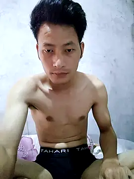 Snapshot of Uh-em95 chatting on 10.19.25 Uh-em95 online show from 10.19.25