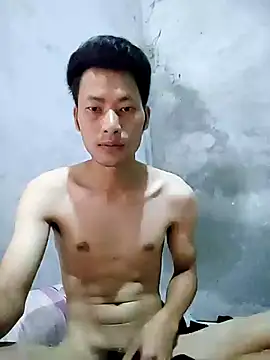 Snapshot of Uh-em95 chatting on 10.19.25 Uh-em95 online show from 10.19.25