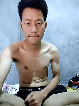 Snapshot of Uh-em95 chatting on 10.21.25 Uh-em95 online show from 10.21.25