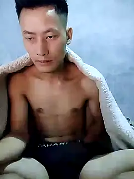 Snapshot of Uh-em95 chatting on 10.25.25 Uh-em95 online show from 10.25.25