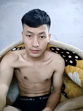 Snapshot of Uh-em95 chatting on 11.03.25 Uh-em95 online show from 11.03.25