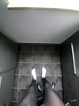 Snapshot of rezzzze chatting on 10.31.25 rezzzze online show from 10.31.25