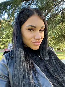 Snapshot of ilariea_girl chatting on 10.07.25 ilariea girl online show from 10.07.25